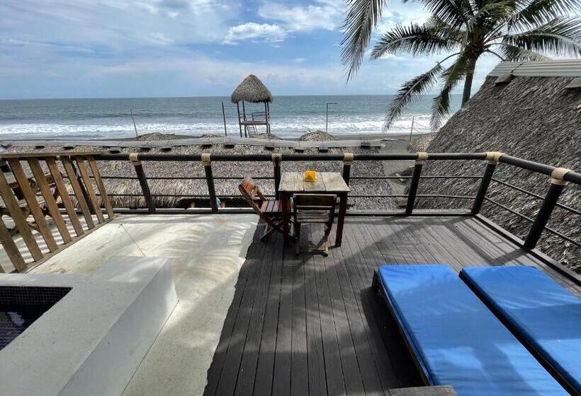 هتل Johnnys Place