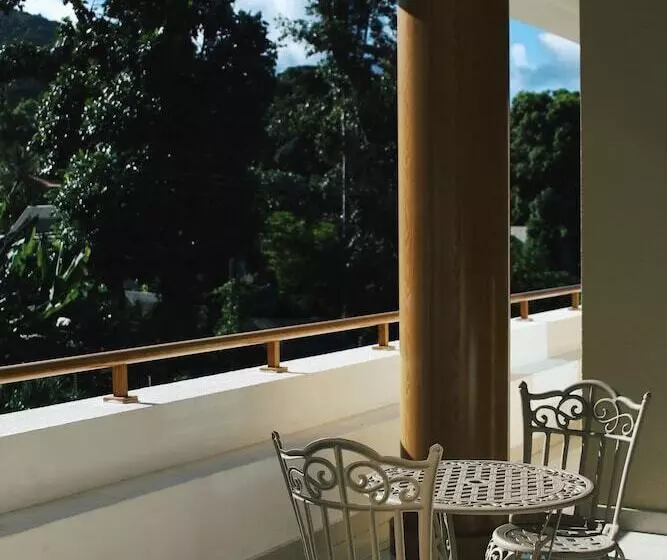 Crown Beach Hotel Seychelles