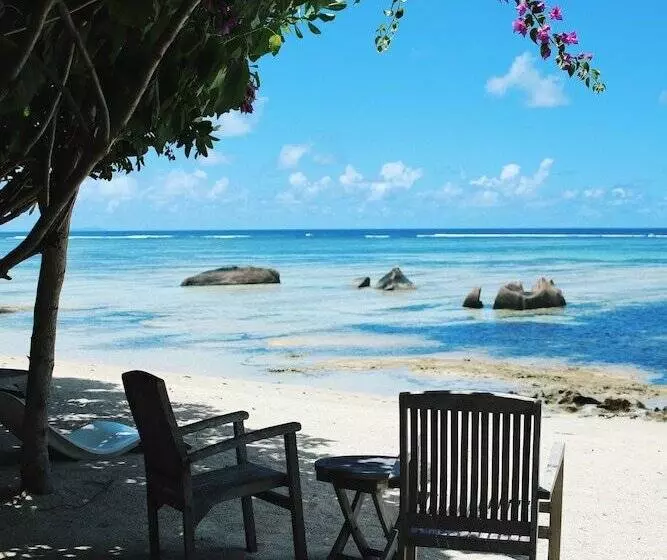 Crown Beach Hotel Seychelles