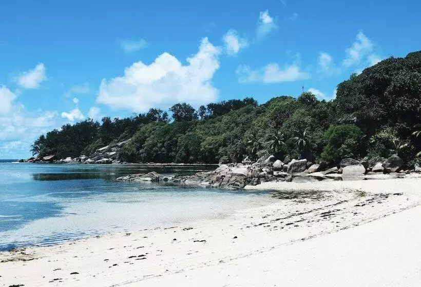 Crown Beach Hotel Seychelles