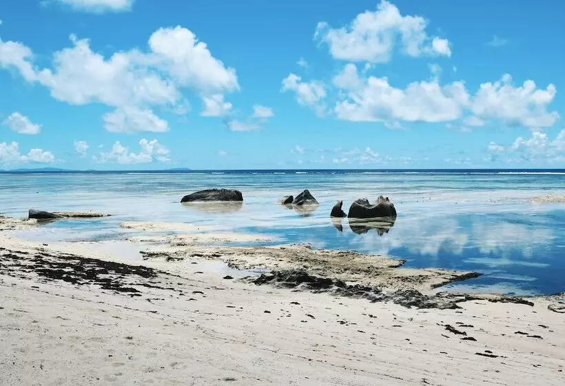 Crown Beach Hotel Seychelles