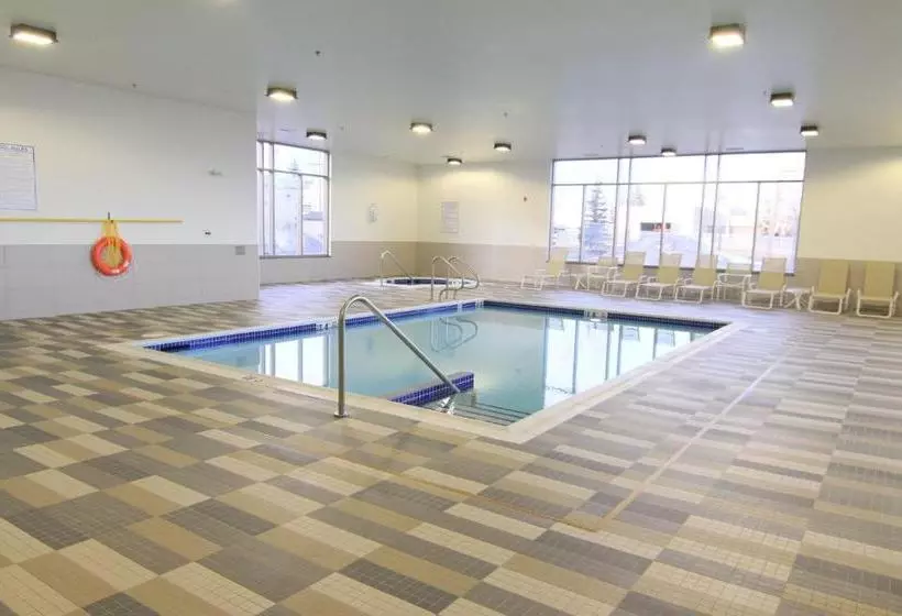 酒店 Hampton Inn & Suites By Hilton, Airdrie, Ab, Canada