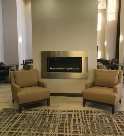 酒店 Hampton Inn & Suites By Hilton, Airdrie, Ab, Canada