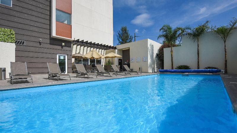هتل Holiday Inn Express And Suites Celaya, An Ihg