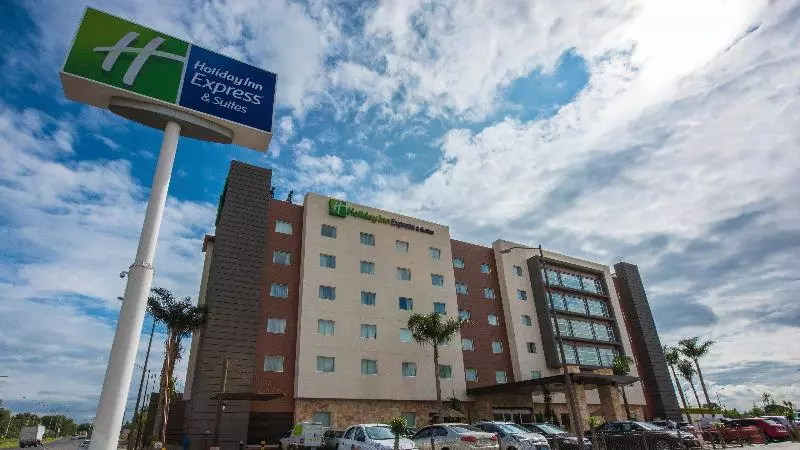 בית מלון כפרי Holiday Inn Express And Suites Celaya, An Ihg