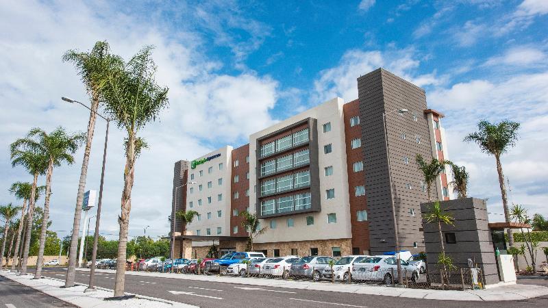 هتل Holiday Inn Express And Suites Celaya, An Ihg