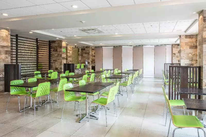 בית מלון כפרי Holiday Inn Express And Suites Celaya, An Ihg