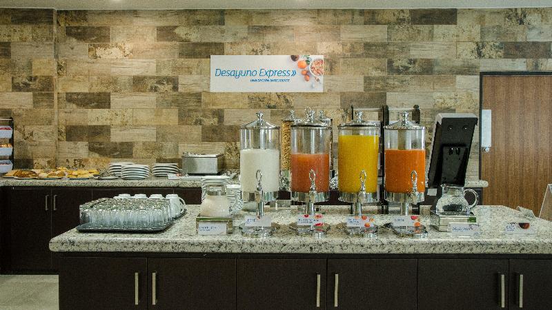 هتل Holiday Inn Express And Suites Celaya, An Ihg