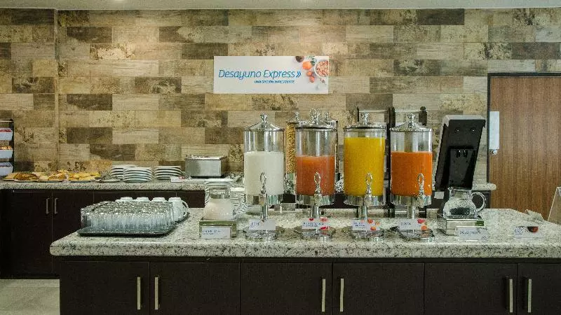 בית מלון כפרי Holiday Inn Express And Suites Celaya, An Ihg