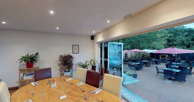 فندق The Castle Inn