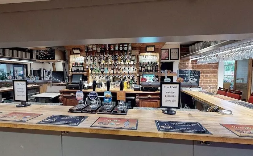 בית מלון כפרי The Castle Inn