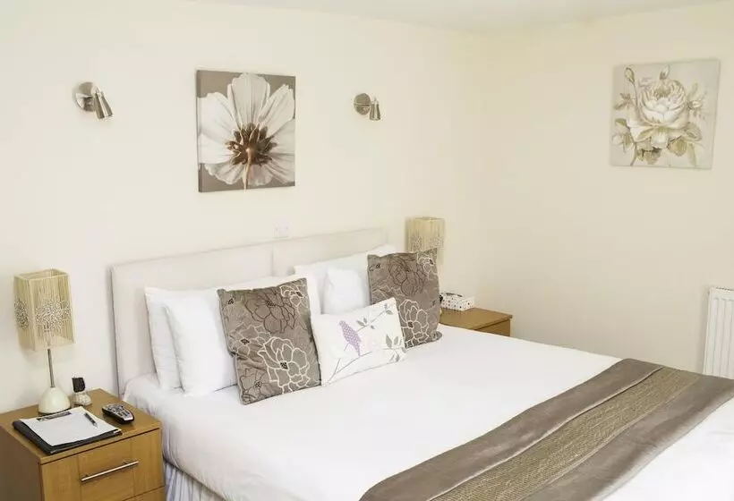 בית מלון כפרי The Castle Inn