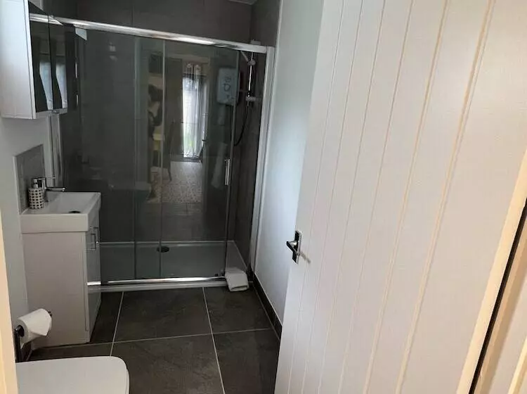 בית מלון כפרי The Castle Inn