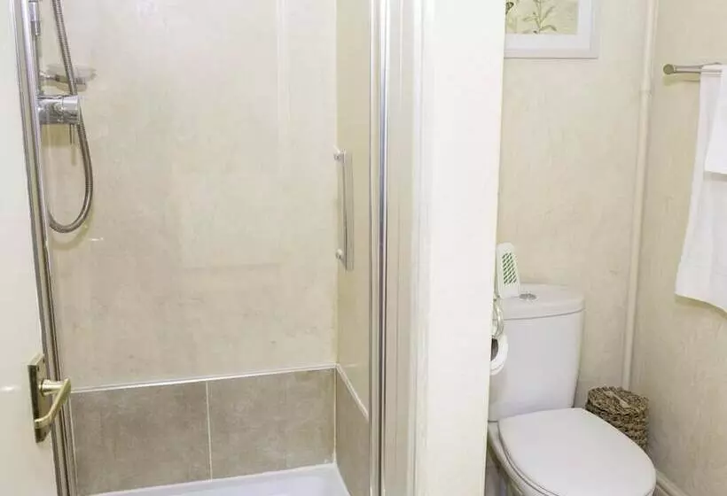 בית מלון כפרי The Castle Inn