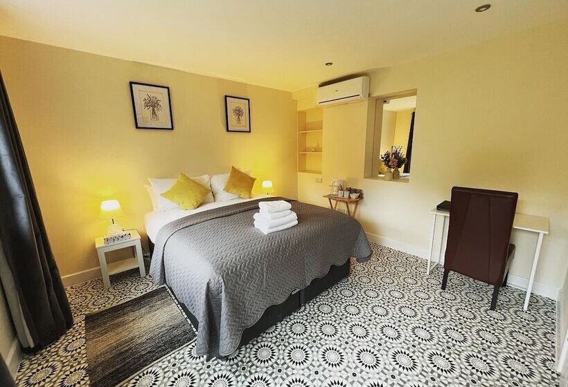 فندق The Castle Inn