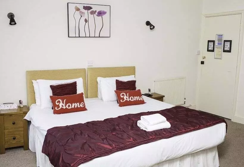 בית מלון כפרי The Castle Inn