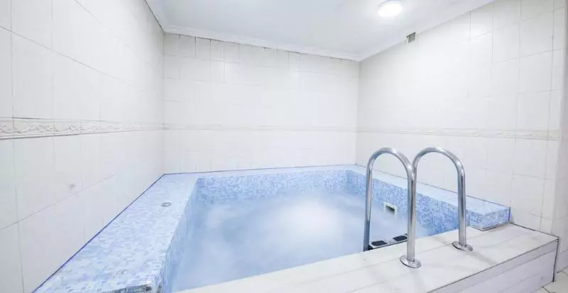 Novy Bereg Hotel Yacht Club