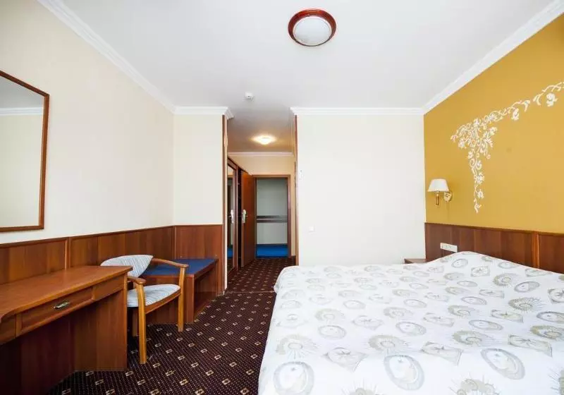 Novy Bereg Hotel Yacht Club