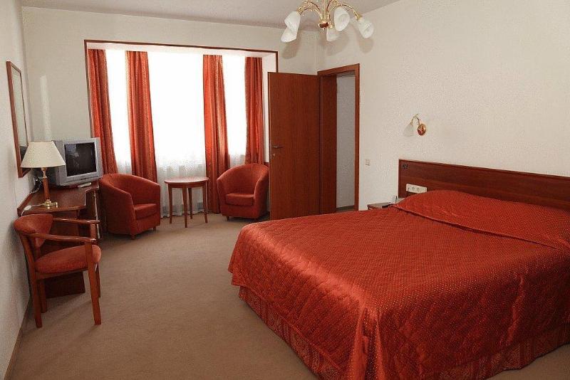 Novy Bereg Hotel Yacht Club