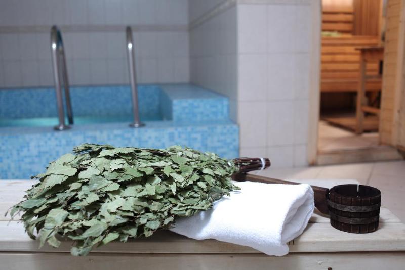 Novy Bereg Hotel Yacht Club