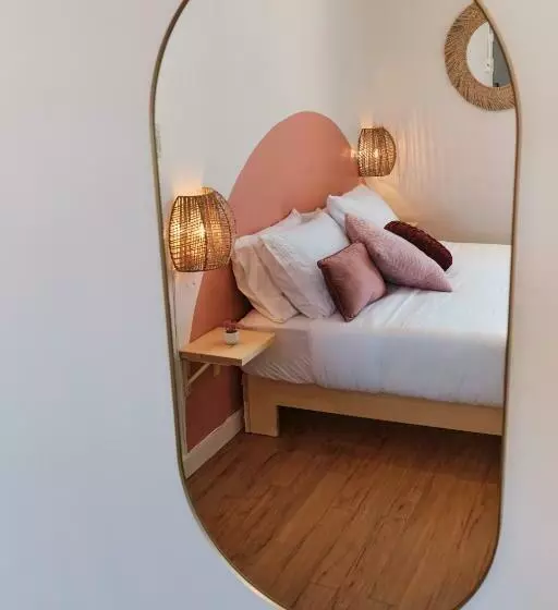 Auberge Du Dimanche   Hotel   Fjord Du Saguenay   L Anse Saint Jean   Riviere Eternite