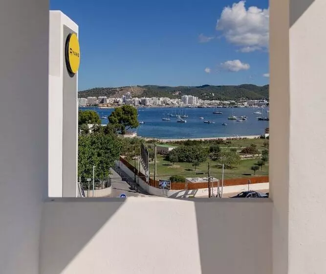 Hotelli Ryans Lolas   Adults Only