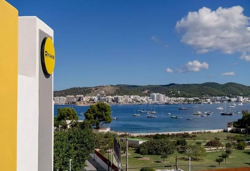 Hotelli Ryans Lolas   Adults Only