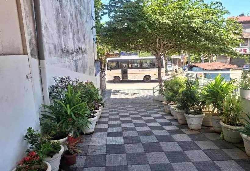 هتل B R Regency