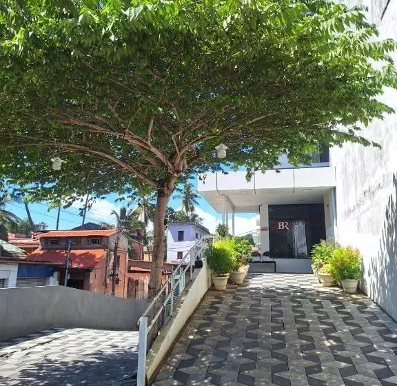 هتل B R Regency