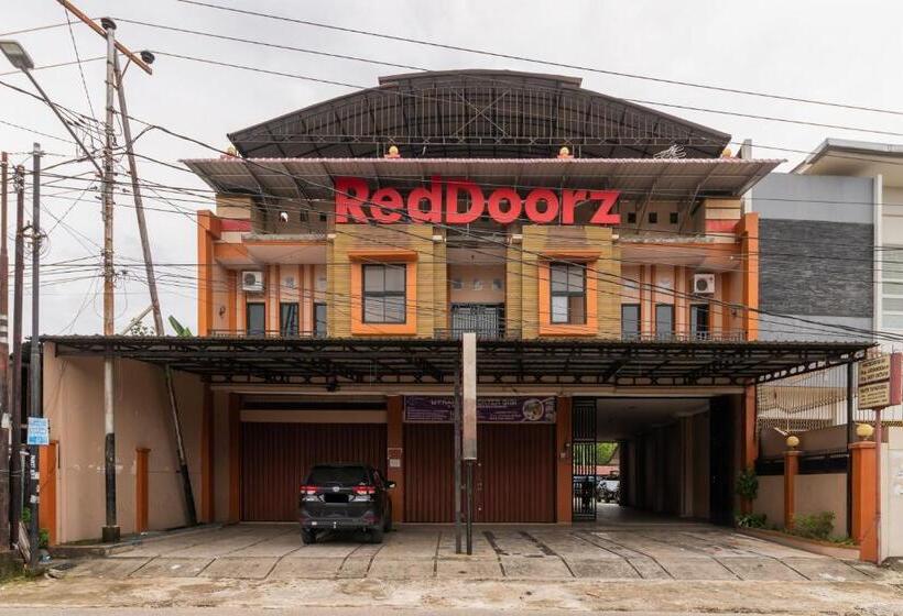 בית מלון כפרי Reddoorz Syariah Near Universitas Putra Indonesia Padang