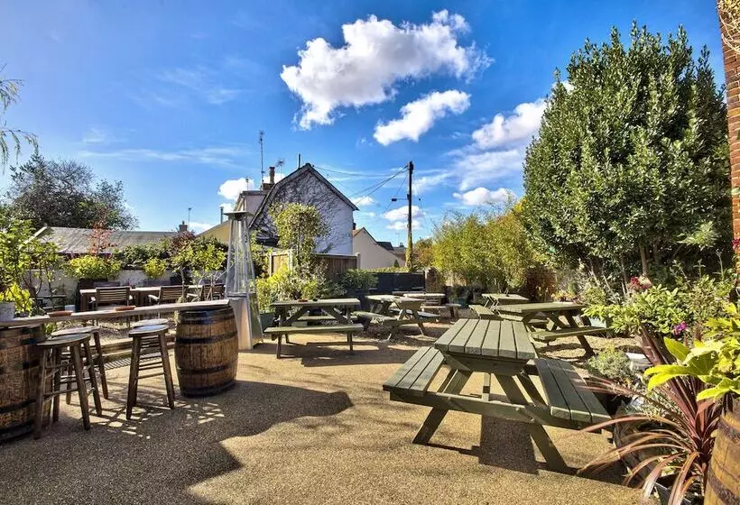 Hotelli The Woolpack Inn