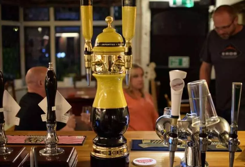 Hotelli The Woolpack Inn