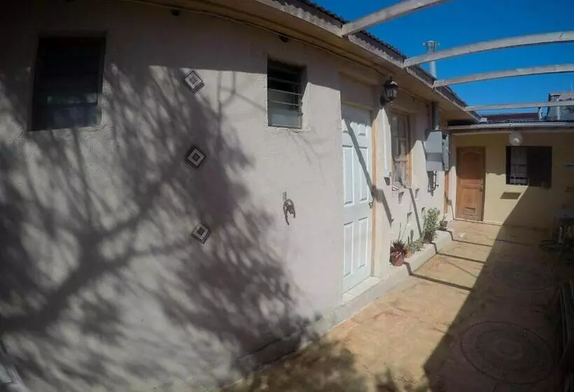 هاستل Hostal Cactus