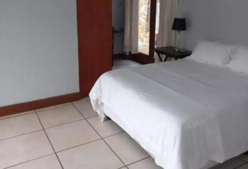 ユースホステル Thuto Centre Conferencing & Bush Lodge