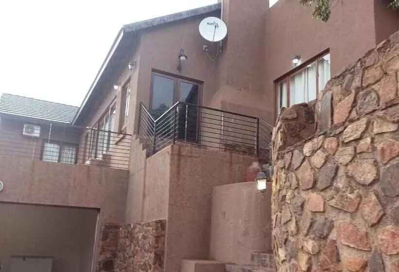 ユースホステル Thuto Centre Conferencing & Bush Lodge