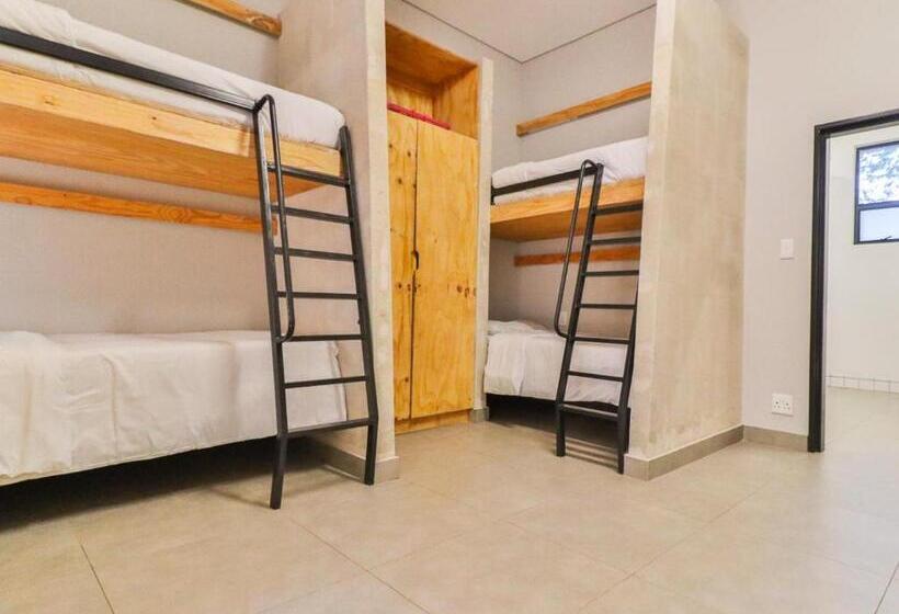 Общежитие Thuto Centre Conferencing & Bush Lodge