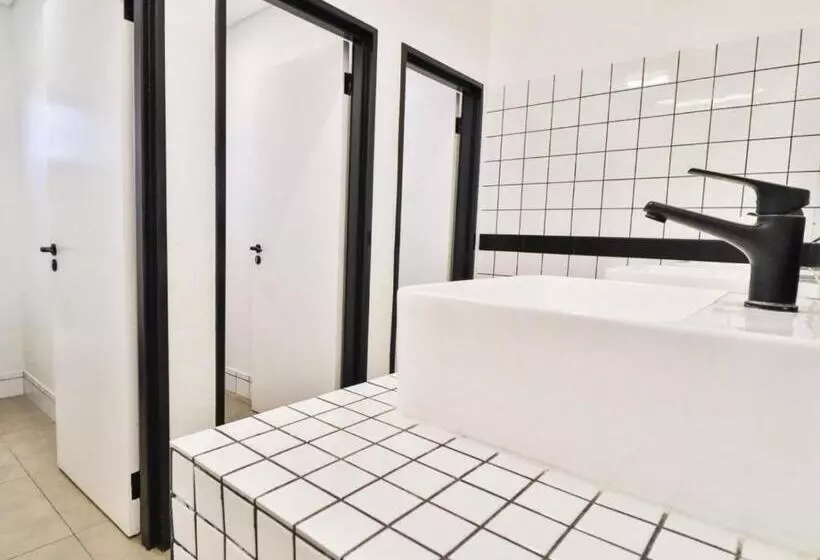ユースホステル Thuto Centre Conferencing & Bush Lodge