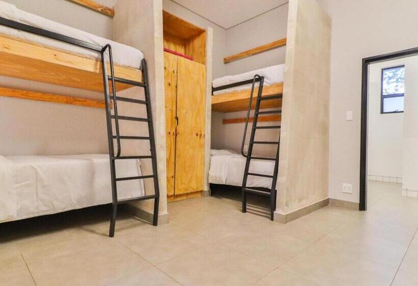 Общежитие Thuto Centre Conferencing & Bush Lodge