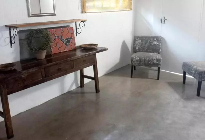 ユースホステル Thuto Centre Conferencing & Bush Lodge