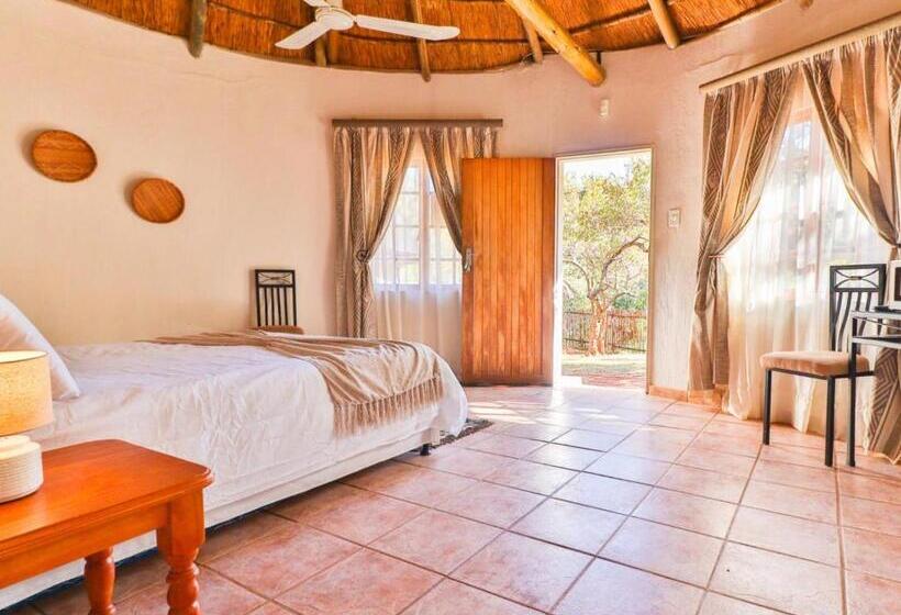 Общежитие Thuto Centre Conferencing & Bush Lodge