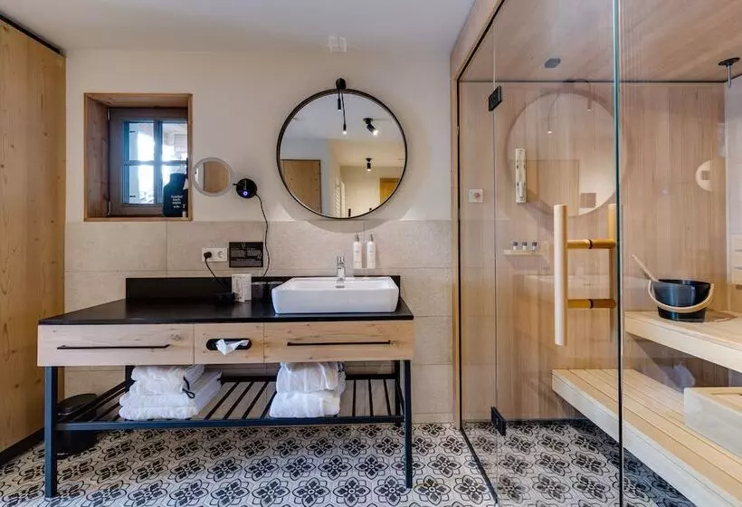 Hideaway Hotel Montestyria Chalets & Suiten