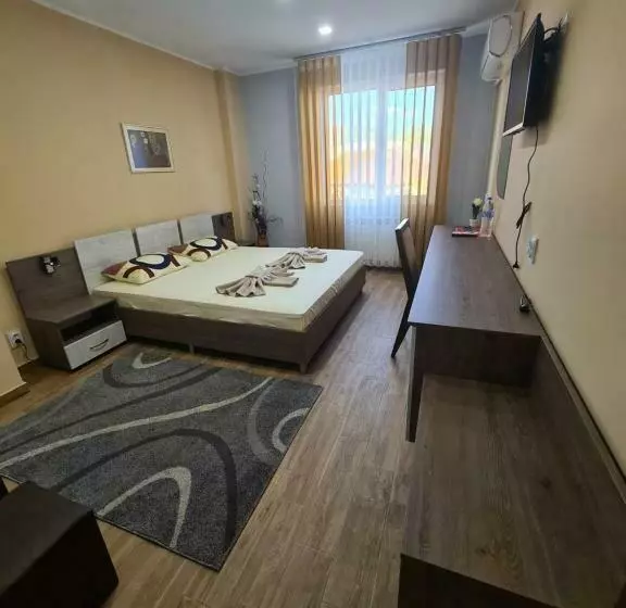 Hotelli семеен хотел аристо