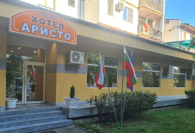Hotelli семеен хотел аристо