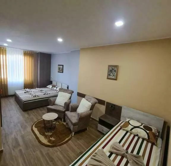 Hotelli семеен хотел аристо