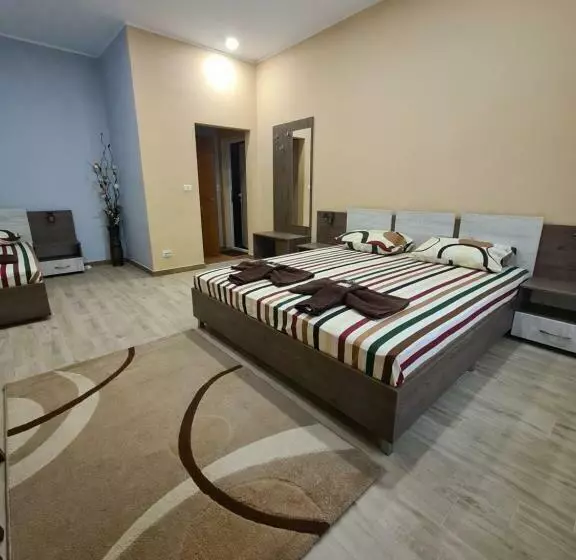 Hotelli семеен хотел аристо