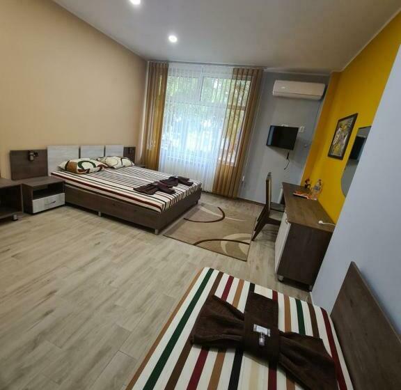 ホテル семеен хотел аристо