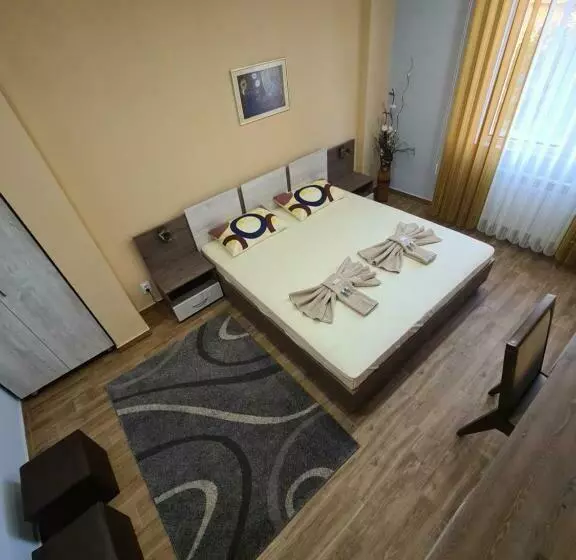 Hotelli семеен хотел аристо