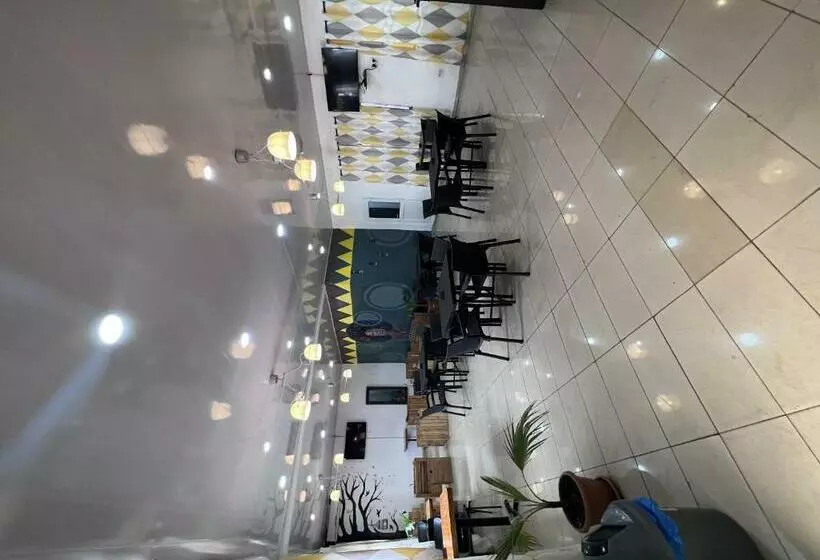 هتل Sky Inn