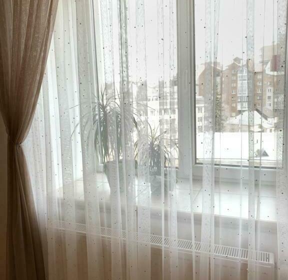 центр. вул. с. крушельницької. 2 кімнати