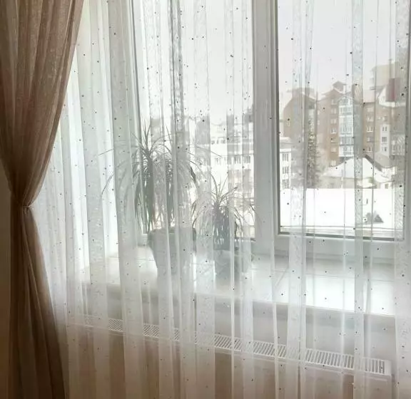 центр. вул. с. крушельницької. 2 кімнати